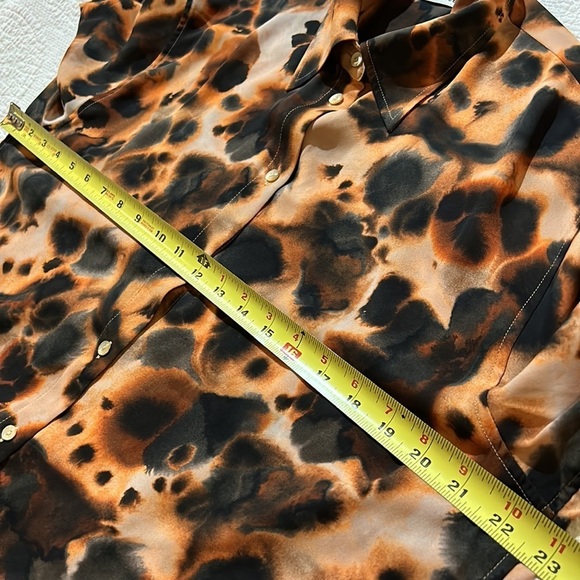 Wilfred Free Aritzia Button Down. Small. Like new - Picture 9 of 12